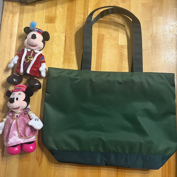 Hotel Miracosta (For Guests Only Exclusive) Tote with Mickey and Minnie Badges! - Picture 3 of 6